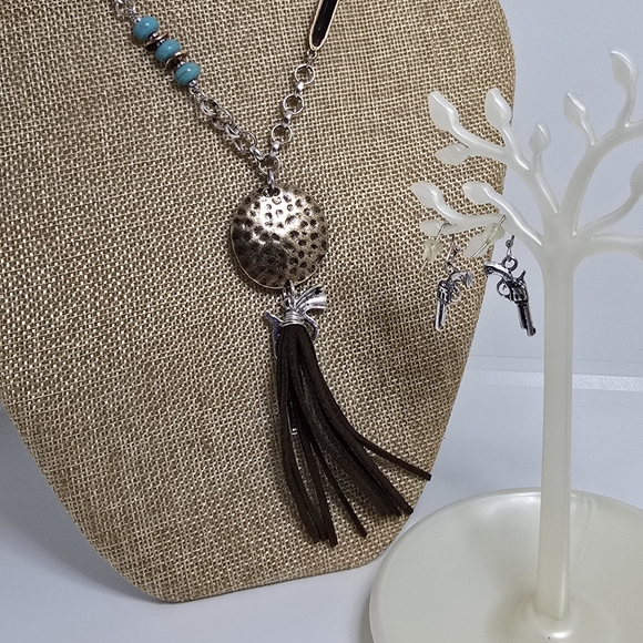 Earrings & Necklace SET 2nd Ammendment Revolver Shotgun Shell Statement tassel - Picture 4 of 4